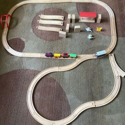 TREN DE TOMAS- VÍAS DE MADERA