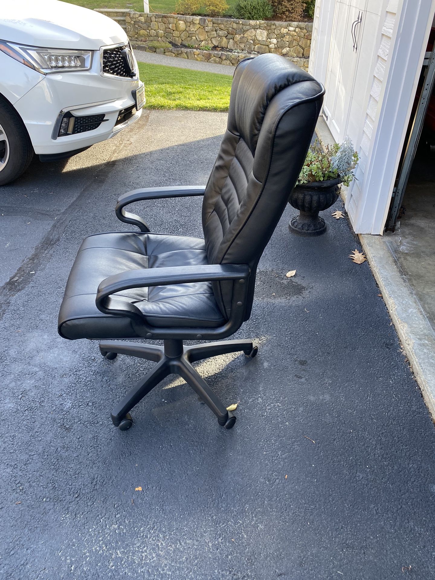 Black Office Leather Desk Chair