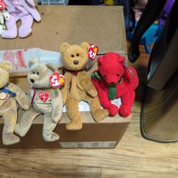12 Beanie Babies Brand New Condition