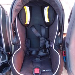 Graco Car Seats Sold Together 