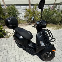 Vespa- Piaggi- 300 GTS- 2020 - Super Notte - Matte black