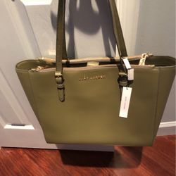 Marc Jacobs Leather Tote.NWT .