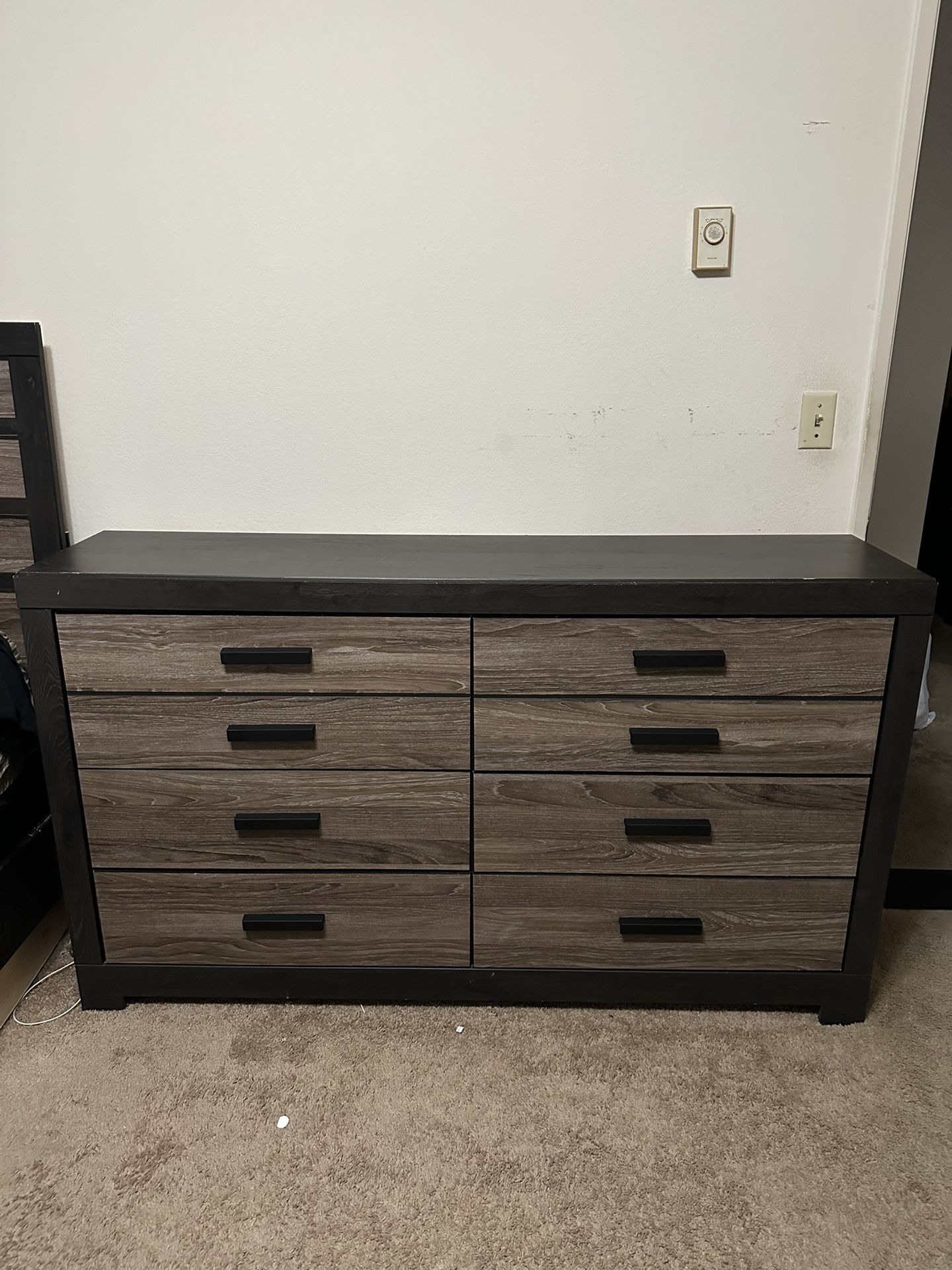 Ashley’s Furniture Dresser Bedroom Set