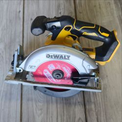 DEWALT 20V MAX Cordless  6-1/2 in. Sidewinder Style Circular Saw (Tool Only)