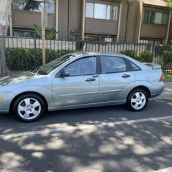2005 Ford Focus ZX4 Runs Great 