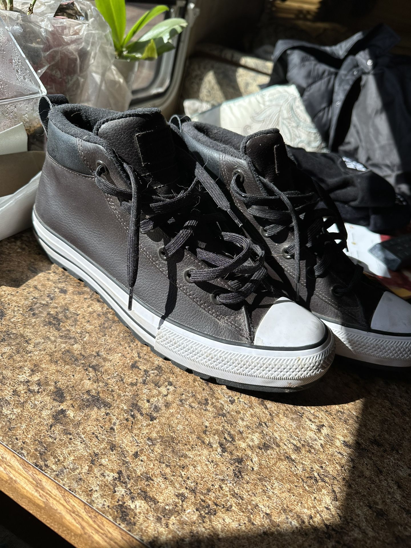 Mens Converse Size 11 for Sale in Albuquerque, NM - OfferUp