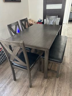 Dinning stable 4 chair and bench