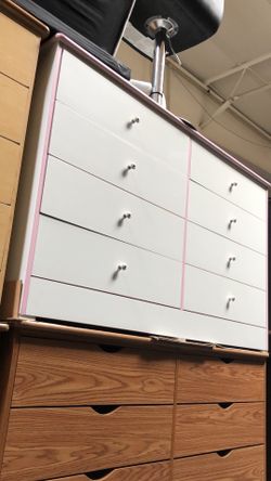 8D Chest White