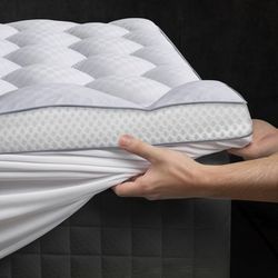 King Pillow Top Luxury Mattress Pad / Cover / Protector 
