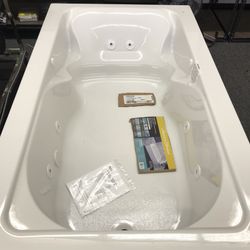 American standard 72”x42” jacuzzi
