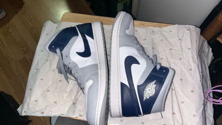 Air Jordan 1 Mid 'Wolf Grey Midnight Navy' size 13