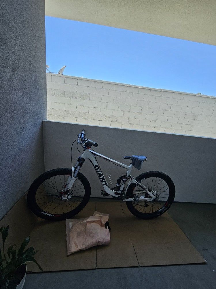 Giant Trance Full Suspension MOUNTAIN BIKE 