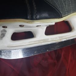 CCM  - 500 Youth Skates