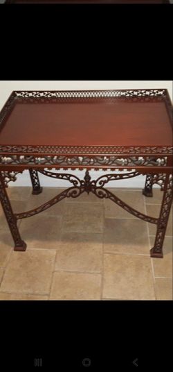 China or TEA TABLE, Vintage Chippendale, George III, Mahogany, 33"L