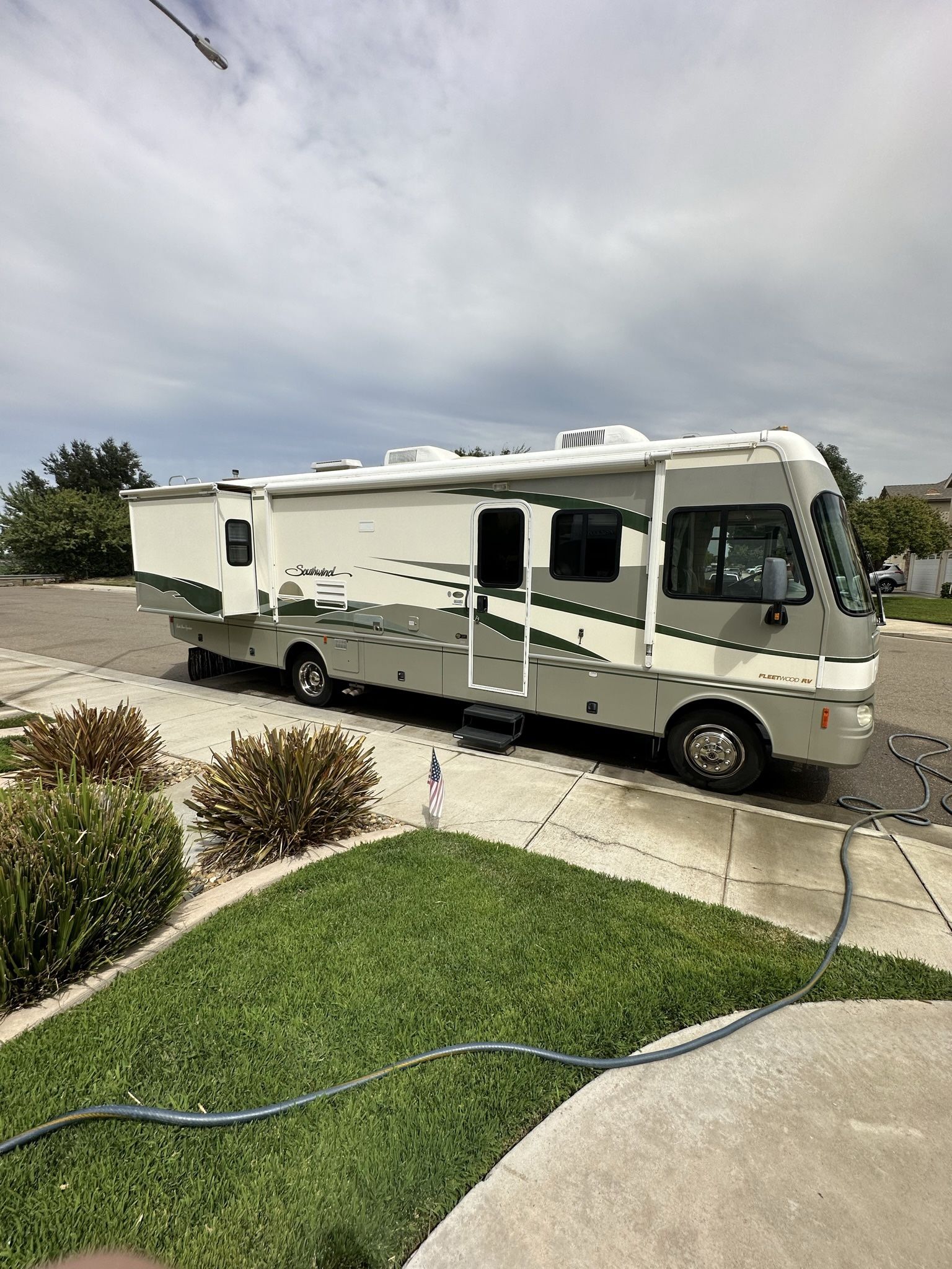 2003 Fleet wood South wind Rv for Sale in Tracy, CA - OfferUp