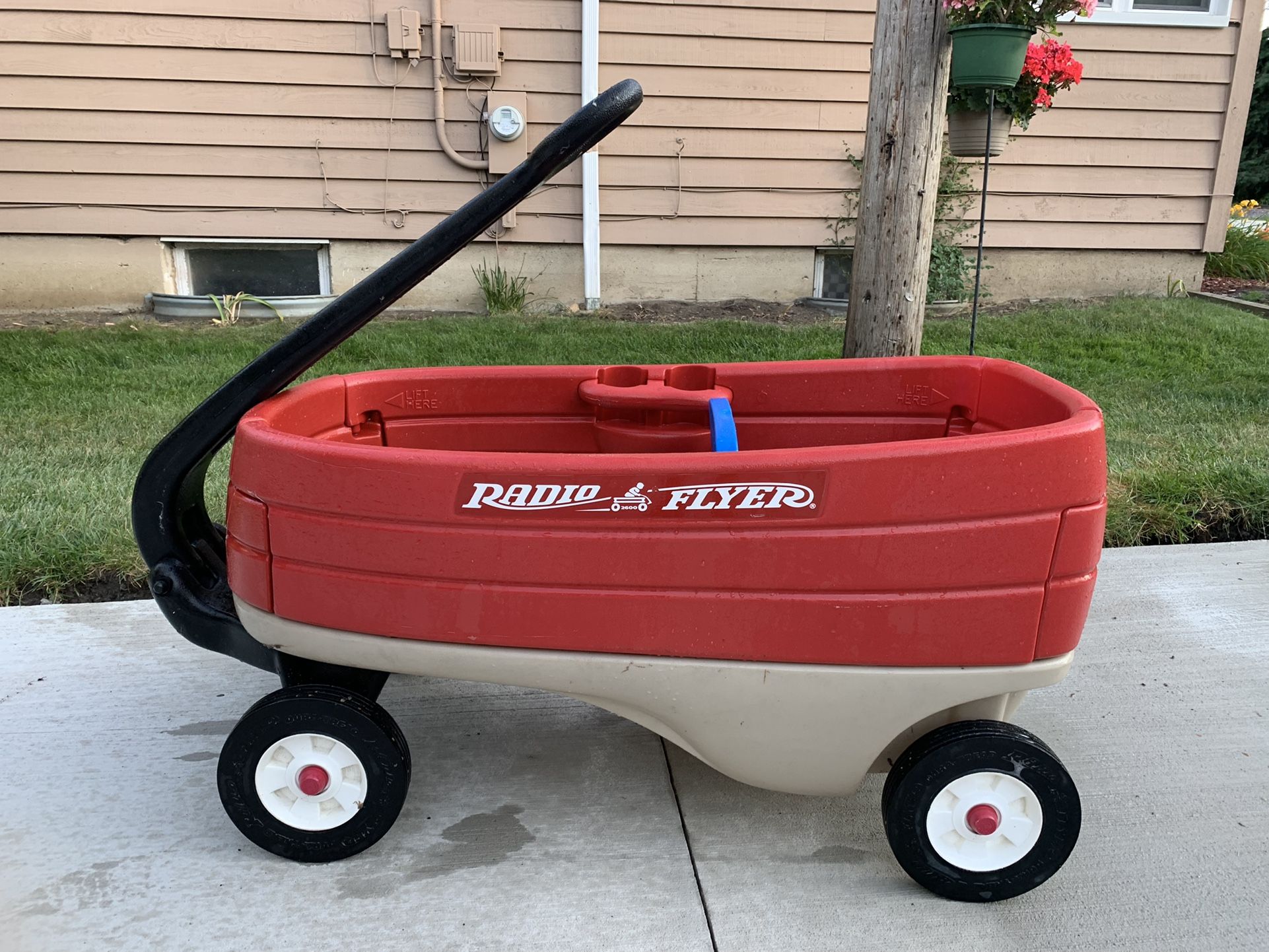 Plastic Red Radio Flyer Wagon With Compartment