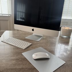 iMac 21.5” (2015) – 1TB, 8GB RAM – Works Perfectly – Minor Screen Crack