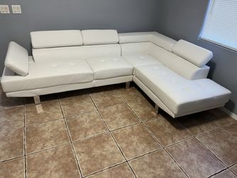 New Sectional With Adjustable Headrests. White Leather. 106” X 77”. Free Delivery!
