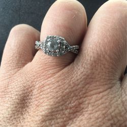 Womens Size 7 Engagement Ring