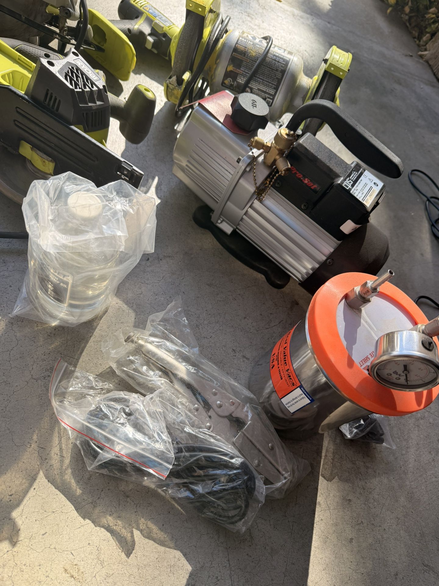 Vacuum Pump New 100$