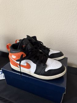 Jordan 1 Mid