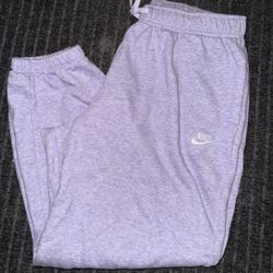 WOMENS LARGE NIKE SWEAT PANTS 
