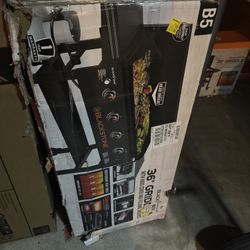 Blackstone Original Plancha Exterior Parrilla Superior Plana de 4 Quemadores de 36" con Tapa Dura, Negra