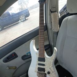 Electric Guitar With Free Soft case Higher End Soft cast Also Line 6 Amp 40$