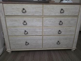 Dresser