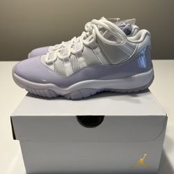 7.5 Woman’s/6y Girls Air Jordan 11 Retro Low