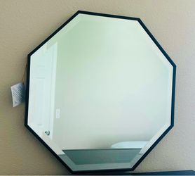 Wall Mirror Finish : Black