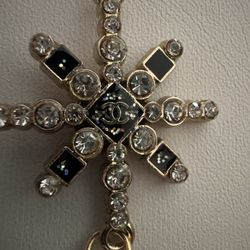 Vintage Chanel Rhinestone & Pearl Zipper Pull