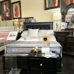 Queen Bedroom Set ((DRESSER, MIRROR, NIGHTSTAND, BEDFRAME))