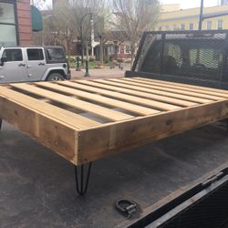 Full size platform bed