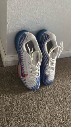 Nike vapor 11 size 6 women’s