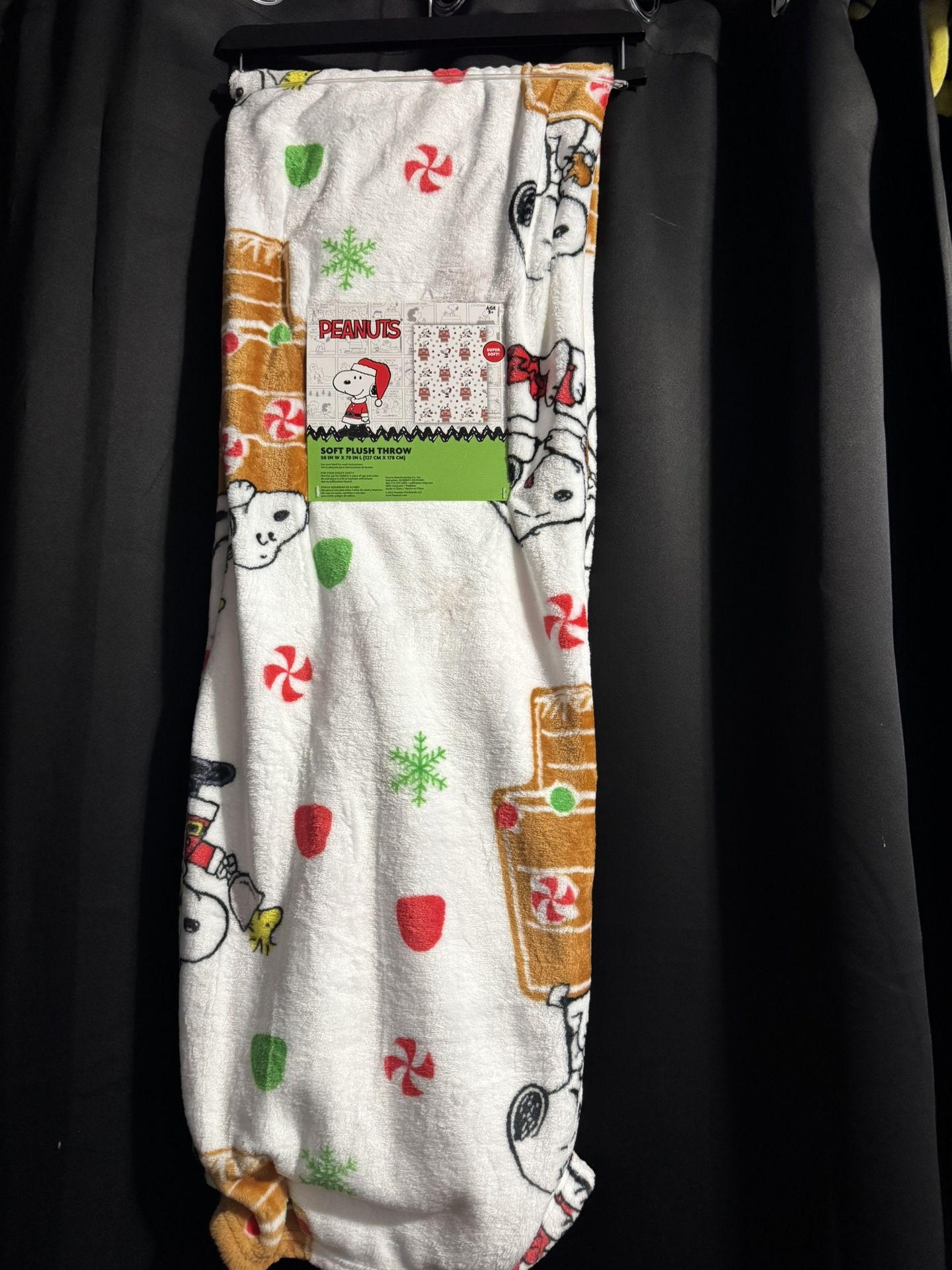 Peanuts Snoopy Holiday Christmas Velvet Plush Throw Blanket White 60" X 70" NWT
