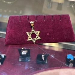 14k Pendant ‼️ASK FOR DIANA‼️