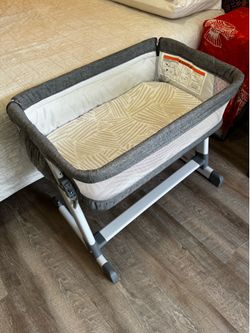 Simmons Kids' Dream Bedside Baby Bassinet Sleeper •Breathable Mesh & Adjustable Heights - Gray