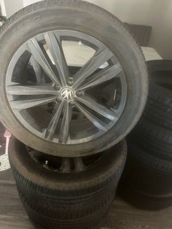 20” VW Atlas Cross sport R-Line wheels with brand new Pirelli Scorpion Zero Tires