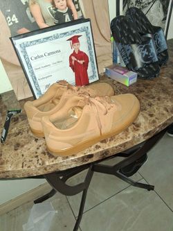 Nikes size 10