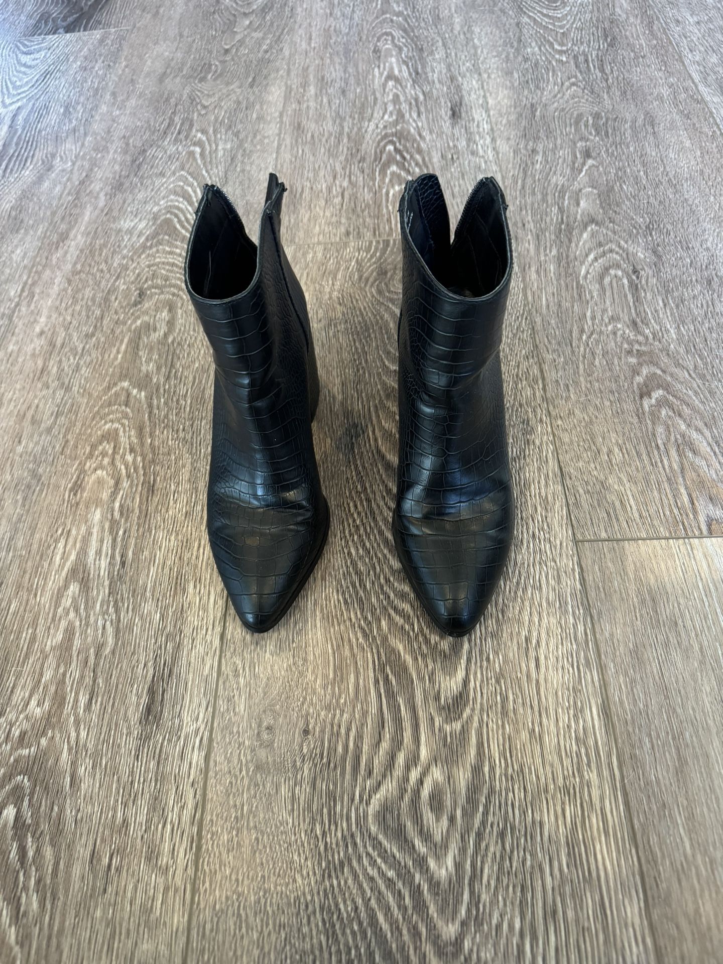 Steve Madden booties Size 7