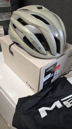 Met trenta helmet