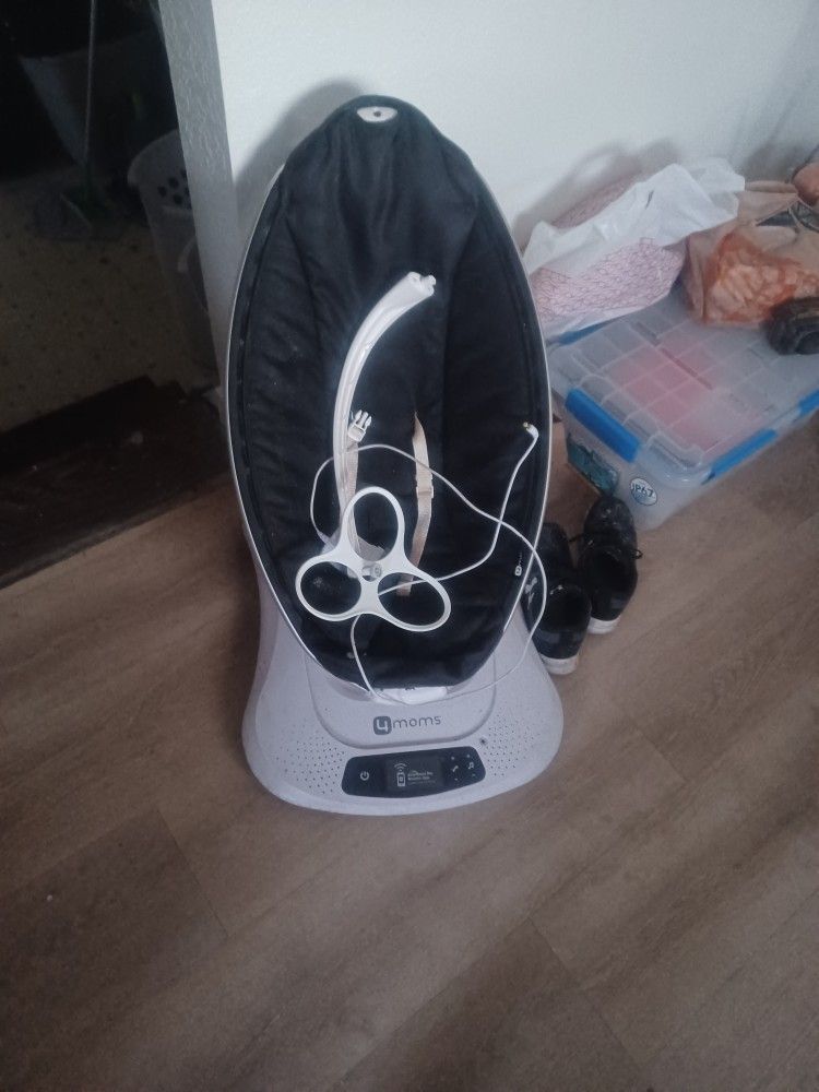 4Moms MamaRoo Baby Swing