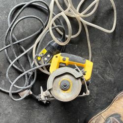 Dewalt Wet/dry Hand Tile Saw 