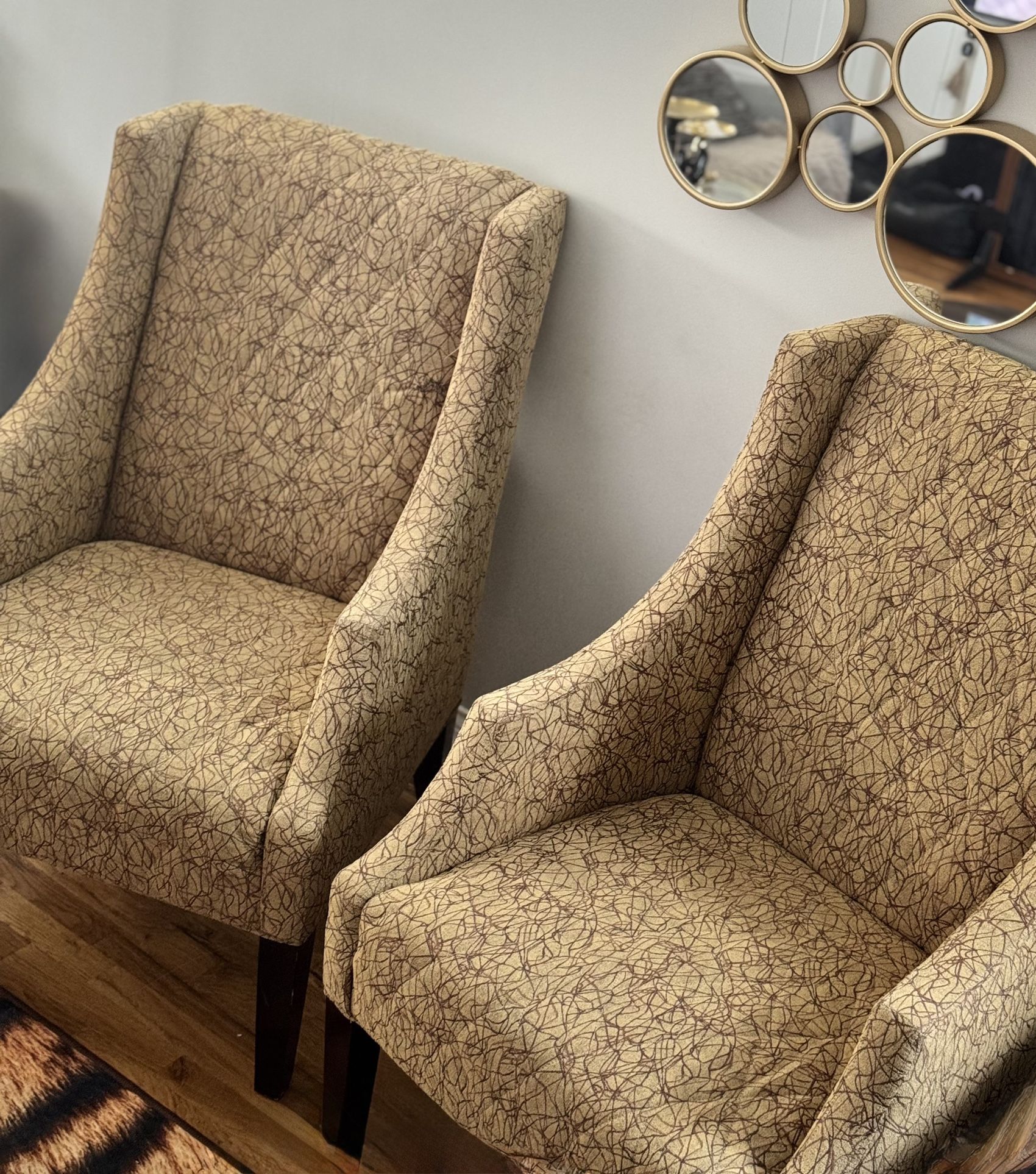 Set of 2 Accent Chairs
