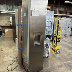 New 18 inches Thermador freezer with external water ice dispenser soft close panel ready or stainless steel  T181d900lp Was $ 7700