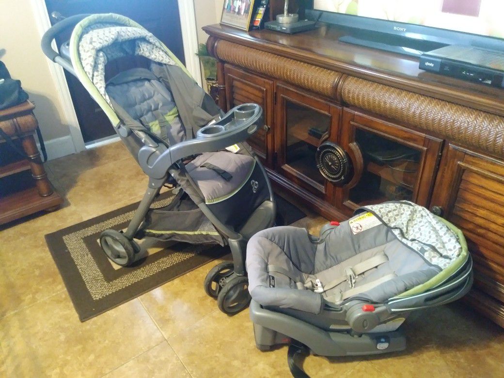 All for $20 ~ Graco Click Connect Stroller and Car Seat ~ Working Condition