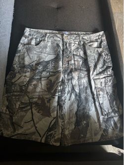 Camo jorts size 32