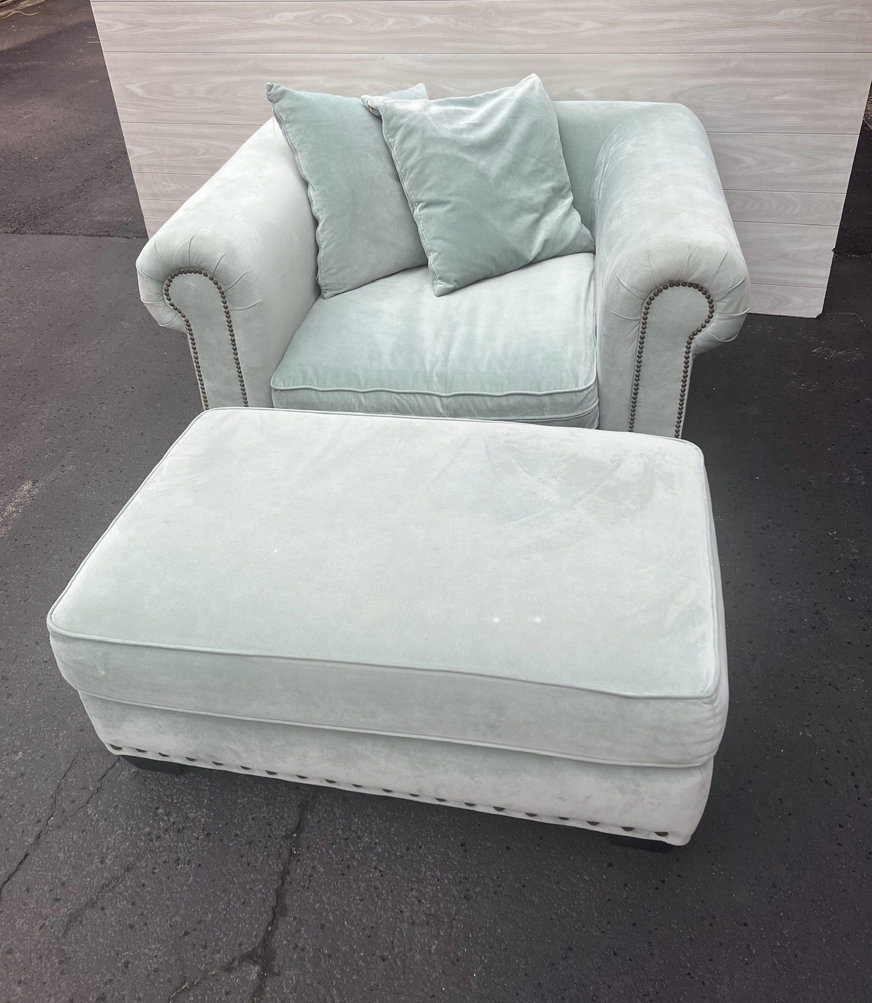 Large Comfy Chair With Matching Ottoman / Foot Rest With Matching Pillows