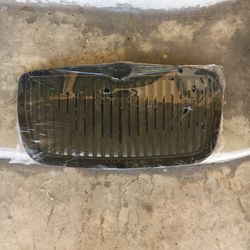 04-10 Chrysler 300 grill